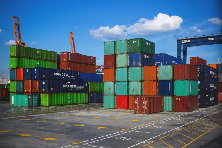 Canarias incrementa su comercio exterior en 2025, pero mantiene un fuerte déficit comercial